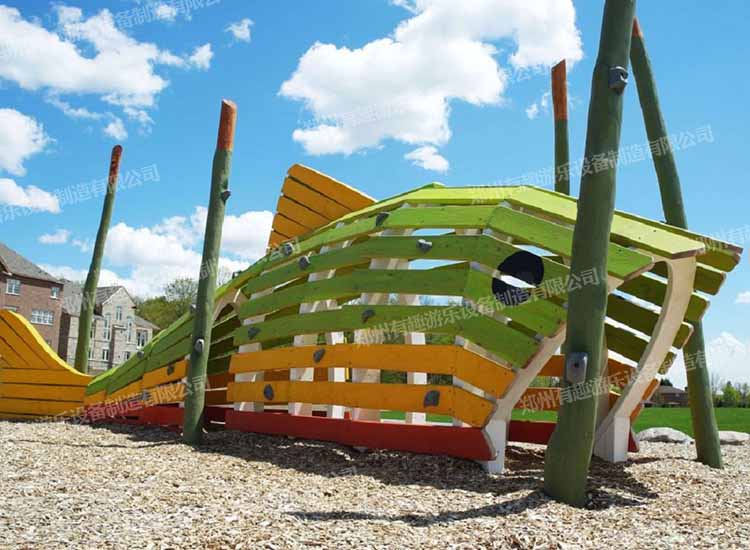 木制游樂(lè)設(shè)施